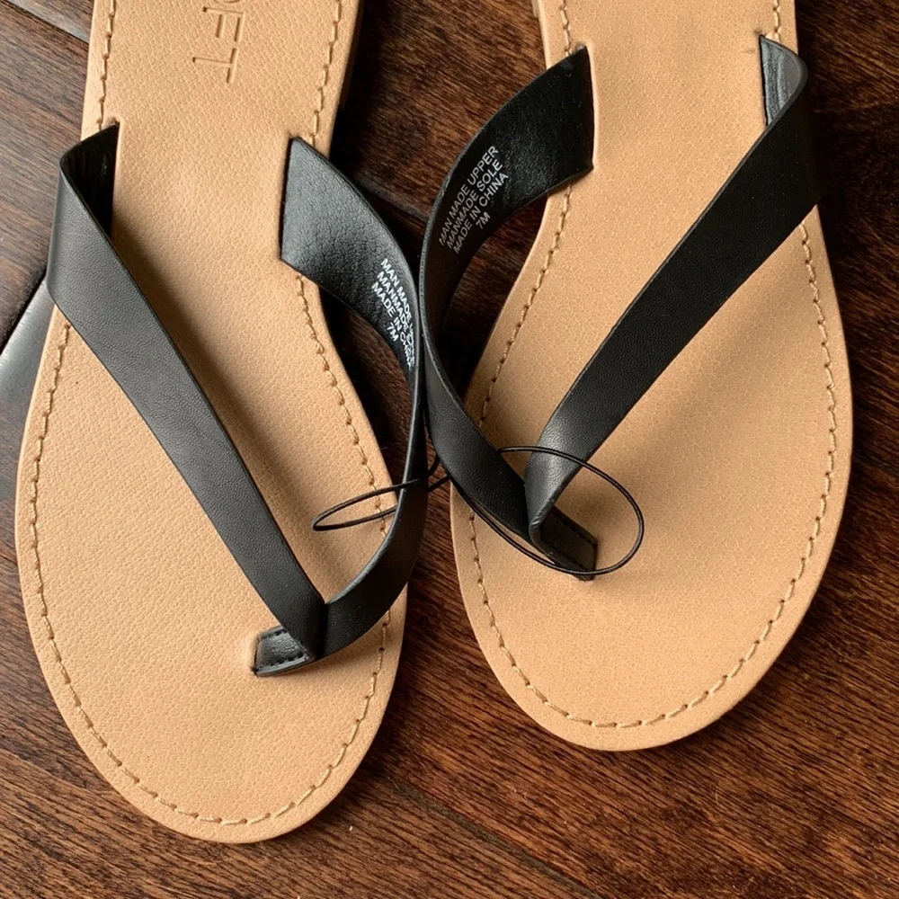 NWT LOFT Black Thong Sandals Size 7